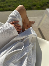Įkelkite vaizdą į galerijos peržiūros programą, Baltas chalatas - vaflinis audinys